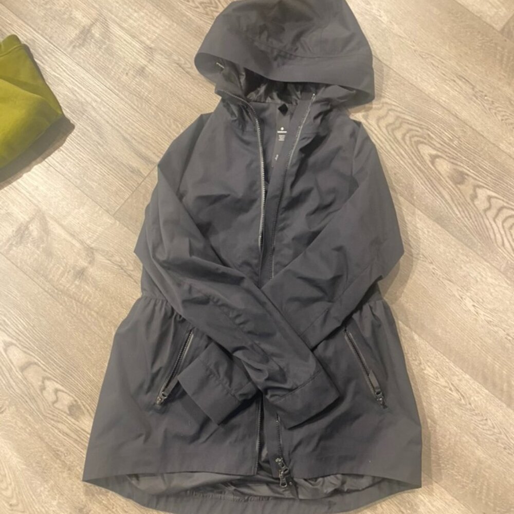 LULULEMON Black Raincoat